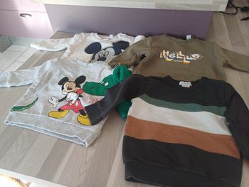 4 sweats garçons Taille 3 mois