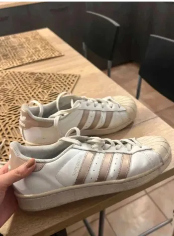 Basket  adidas  superstar  -  taille 40
