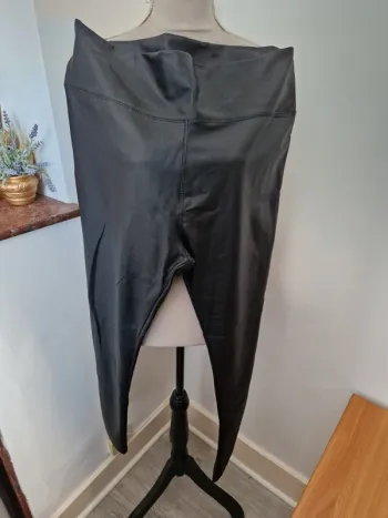 Leggings imitation cuir noir taille 3xl