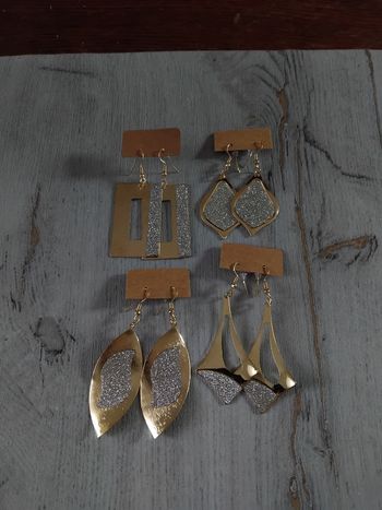 Lot boucles d'oreilles neuves