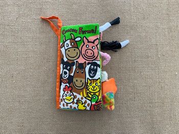 Livre tissu d'éveil Coucou Ferme ! Jellycat