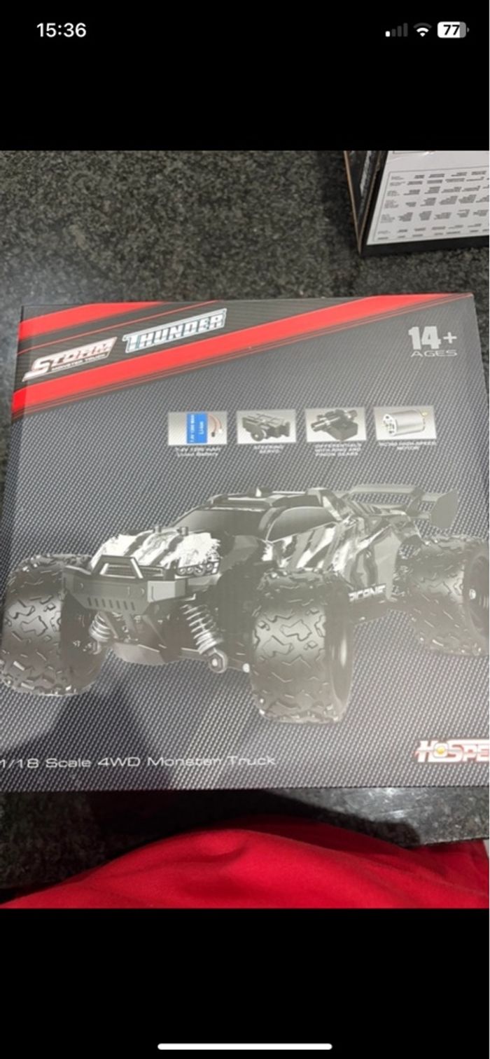 Voiture télécommandée 14 ans + neuve