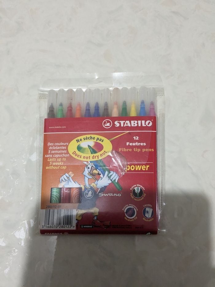 Boîtes de 12 feutres Stabilo couleurs éclatantes. - photo numéro 4