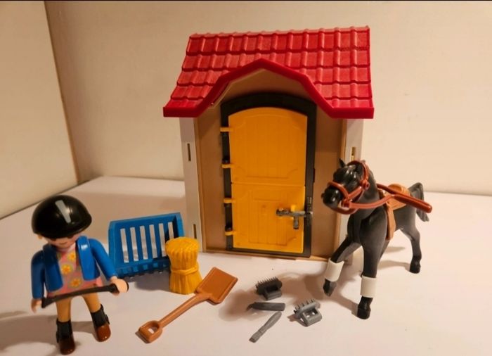 Box avec cheval et cavalière Playmobil - photo numéro 3