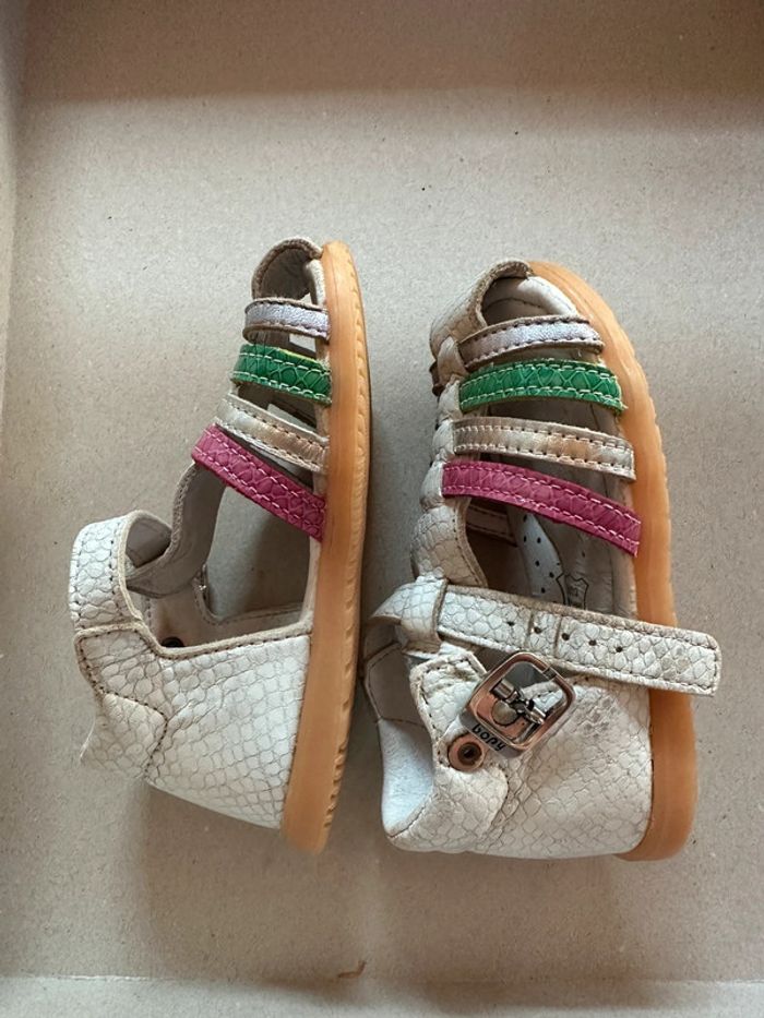 Nu pied fille - photo numéro 2