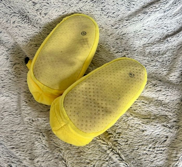 Chaussons hiver Pikatchu pointure 30 - photo numéro 3