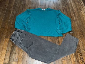 Sweat H&M court et jeans large Monoprix 14 ans