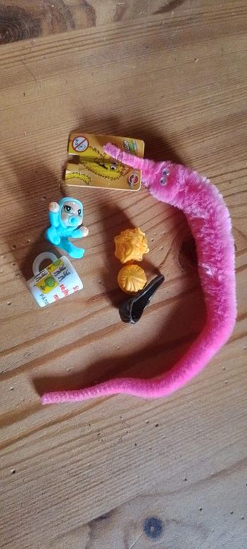 Lot de petits jouets