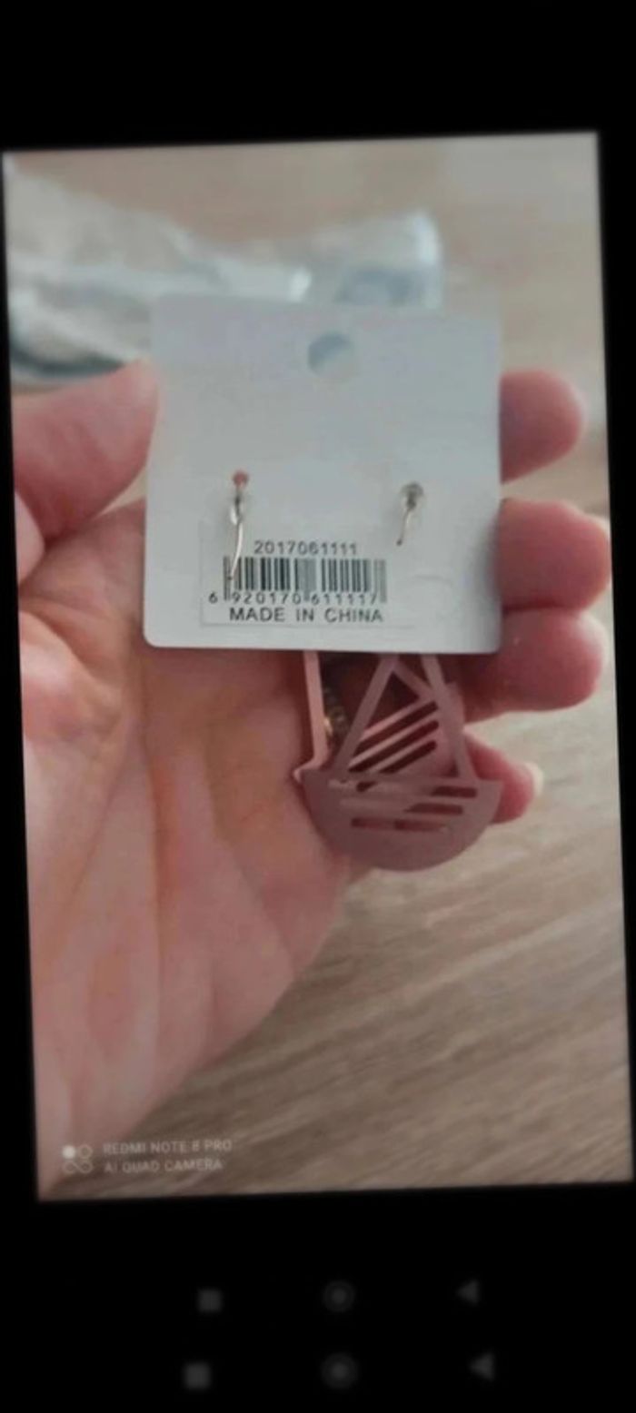 Boucles  d'oreilles  balances  rosé - photo numéro 3
