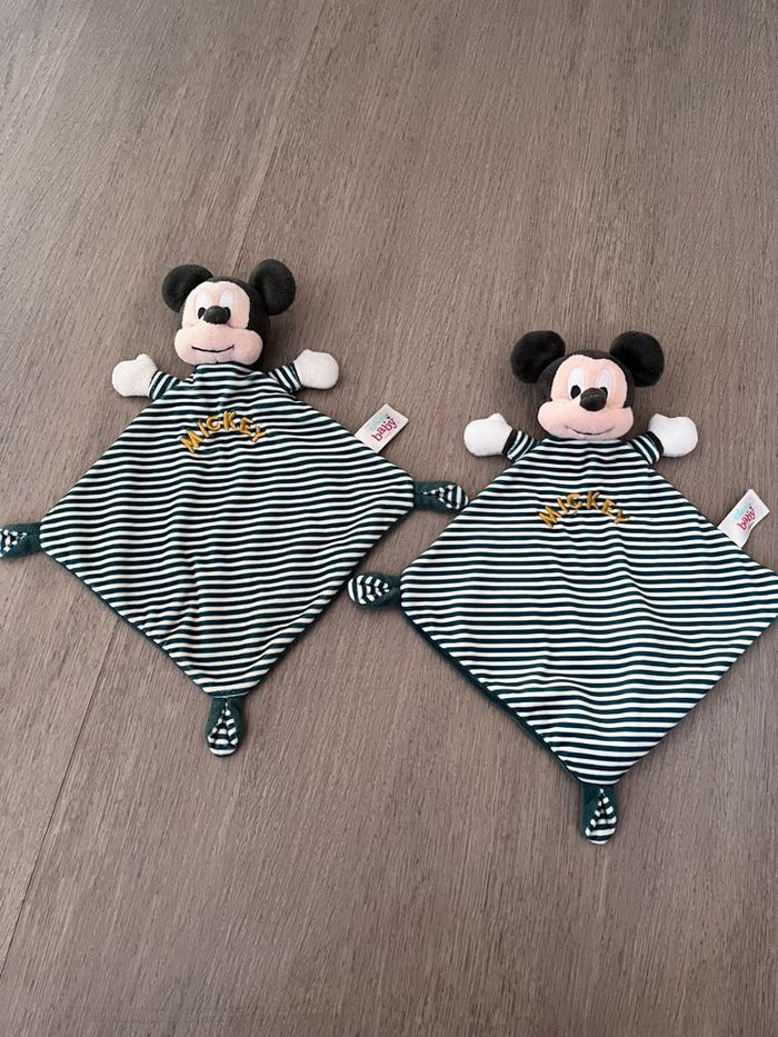Lot 2 doudous Mickey rayés verts et blancs disney baby neufs sans étiquettes