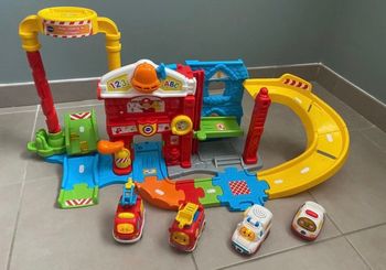 Maxi caserne de pompier tut tut bolide 