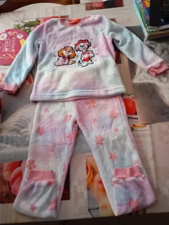 Pyjama 2 pièces taille 6 ans