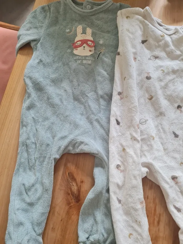Lot de 3 pyjamas velours taille 12 mois - photo numéro 4