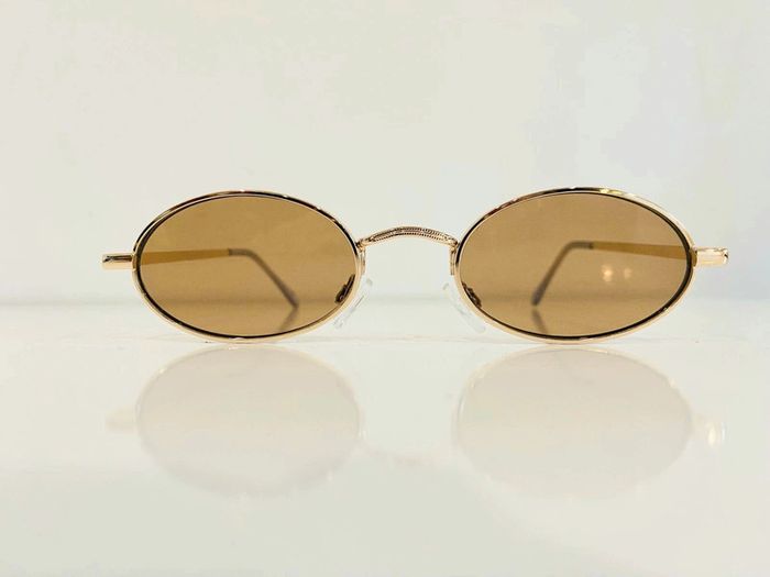 Lunette de soleil mixte ovale dorée uvprotection catégorie 2 taille small - photo numéro 2