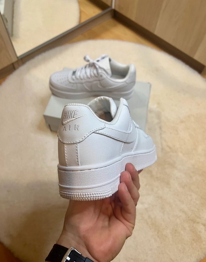 Nouveau Nike Air Force 1 Low Blanc Taille 45 - photo numéro 4