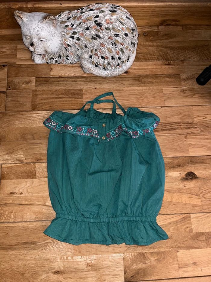 Joli top vert TAO très bon état 8 ans/128cm