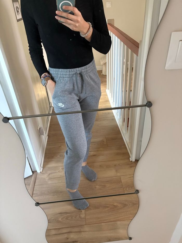 Jogging Nike gris - photo numéro 3