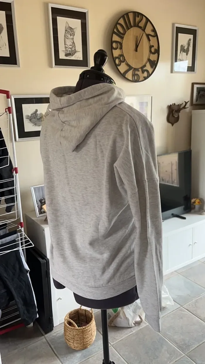 Pull gris - photo numéro 3