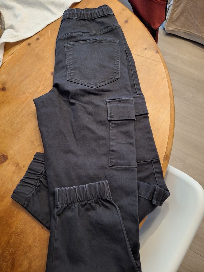 Pantalon.cargo noir - photo numéro 2