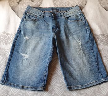 Bermuda guess de taille 14ans 