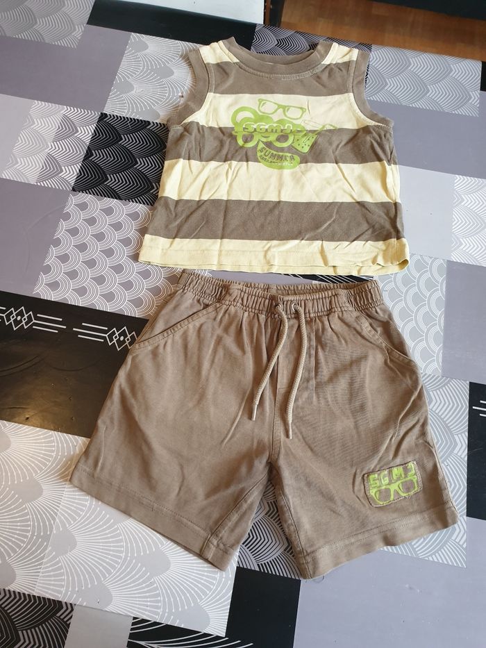 Jolie ensemble sergent major