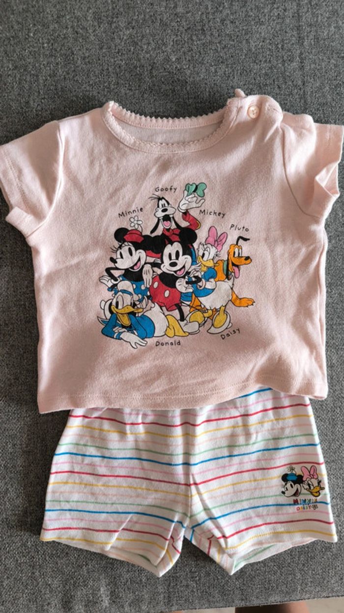 Lot de pyjamas - photo numéro 2