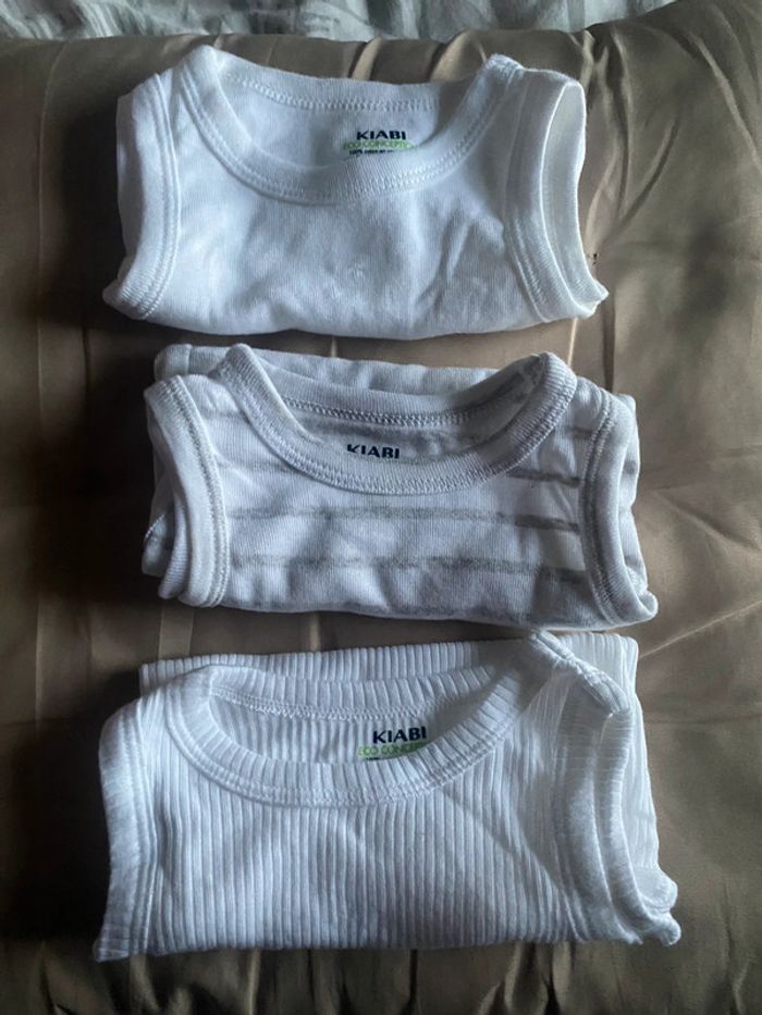 Lot de 3 bodies sans manches Kiabi 6mois