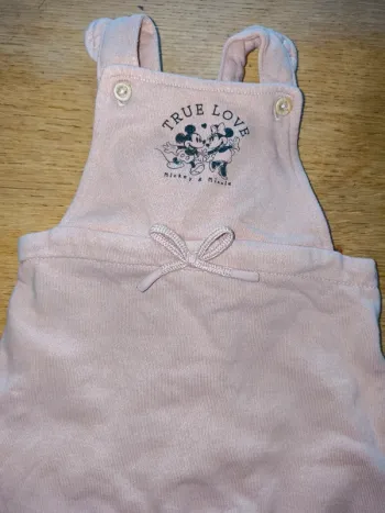 Combinaison Disney baby 3 mois excellent état rose fille