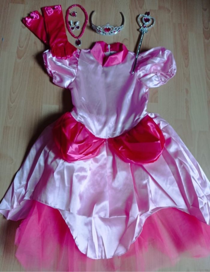 Déguisement robe princesse Peach et ces accessoires 5ans - photo numéro 7