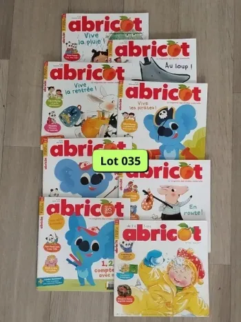 Lot de 8 livres enfants abricot année 2017-18 L035