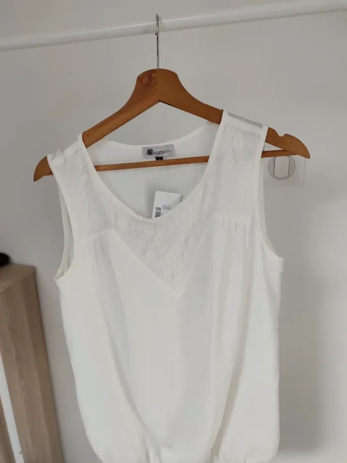 Blouse sans manche beige Kiabi taille 38 NEUF - photo numéro 2