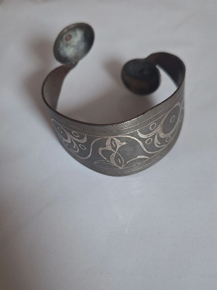 đ Bracelet manchette en mĂ©tal dĂ©coratif đ