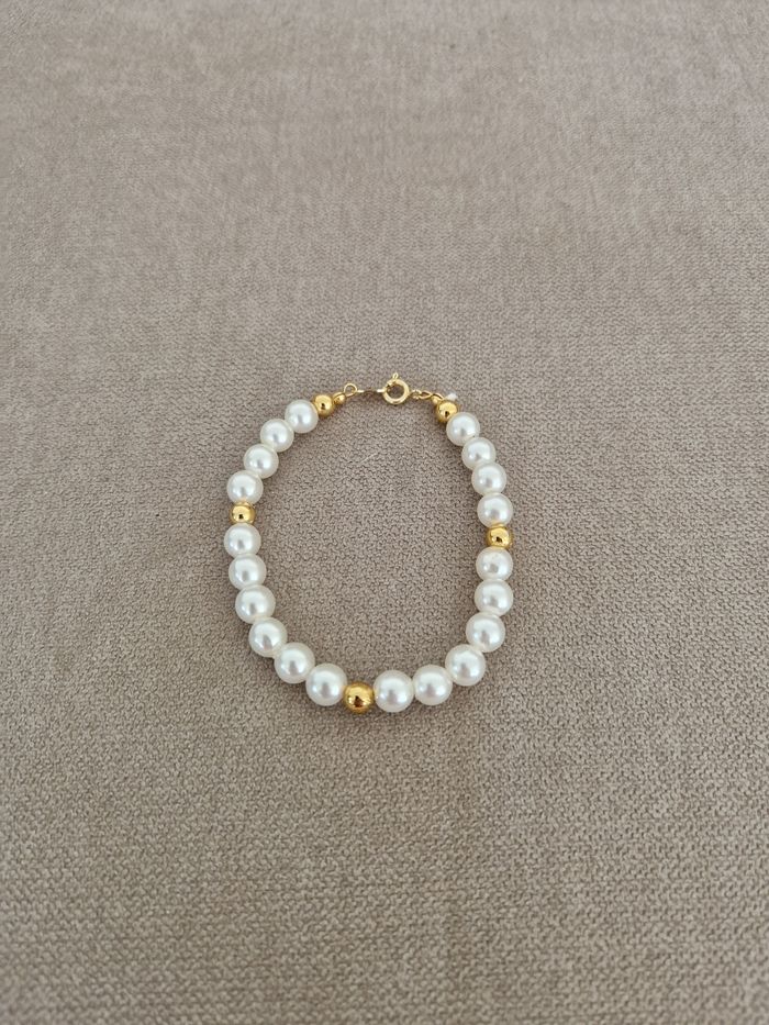Bracelet perles blanches et dorées - photo numéro 2