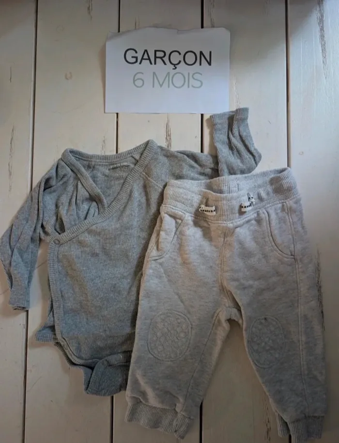 Body et pantalon bébé garçon 6 mois