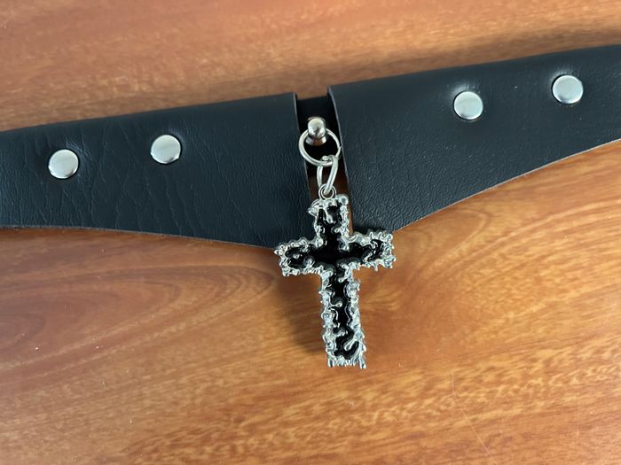 Choker Crucifix. Forme Col. Gothique & Punk - photo numéro 2