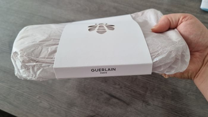 Pochette guerlain neuve - photo numéro 5