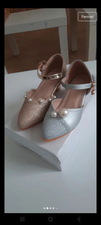 2 paires d'escarpins pour fillettes 27