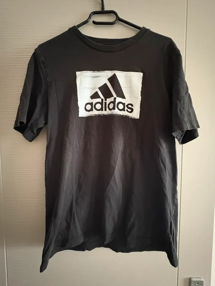 Tee-shirt Adidas noir en taille M