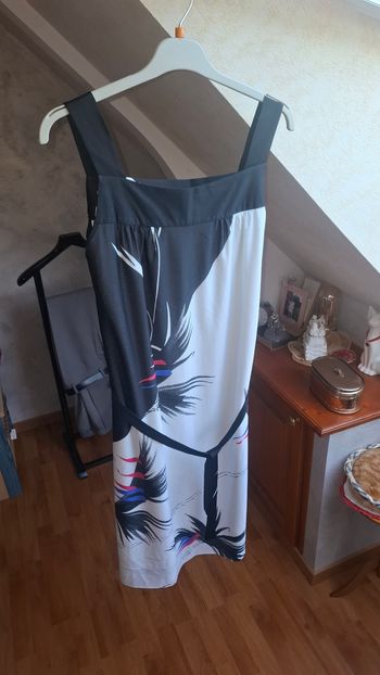 Robe d'été blanche et noire