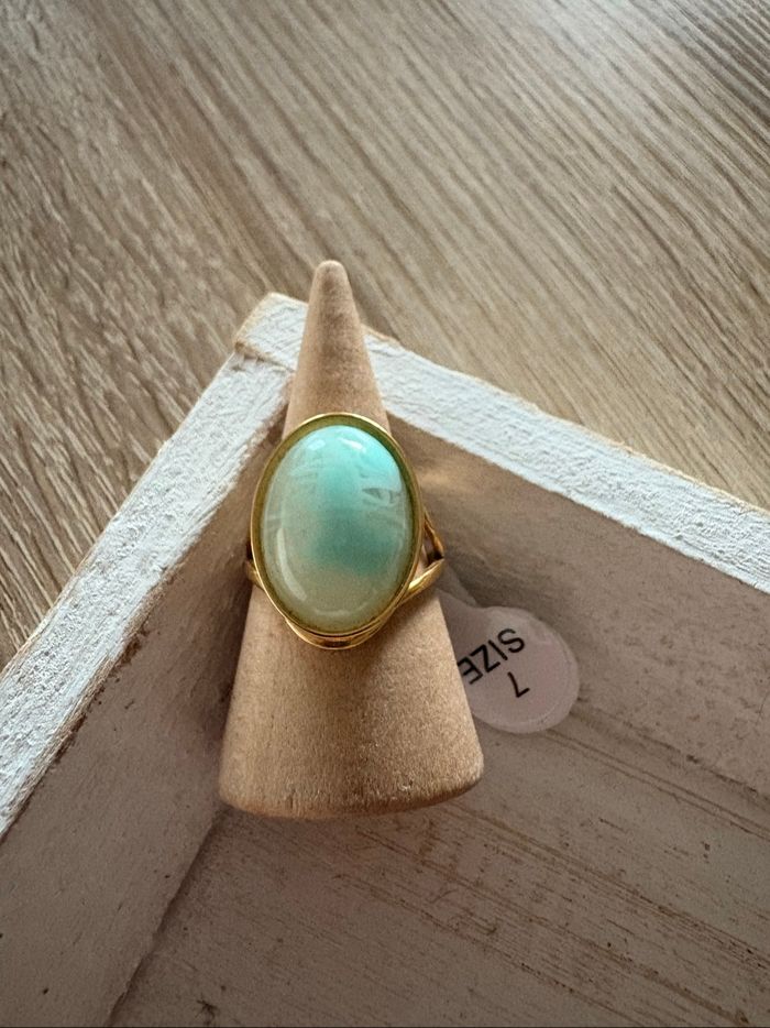 Bague dorée et bleu T7