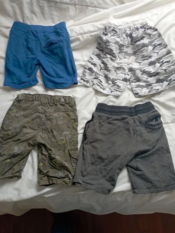 Lot 4 short/pantacourts marques diverses 6 ans 10€