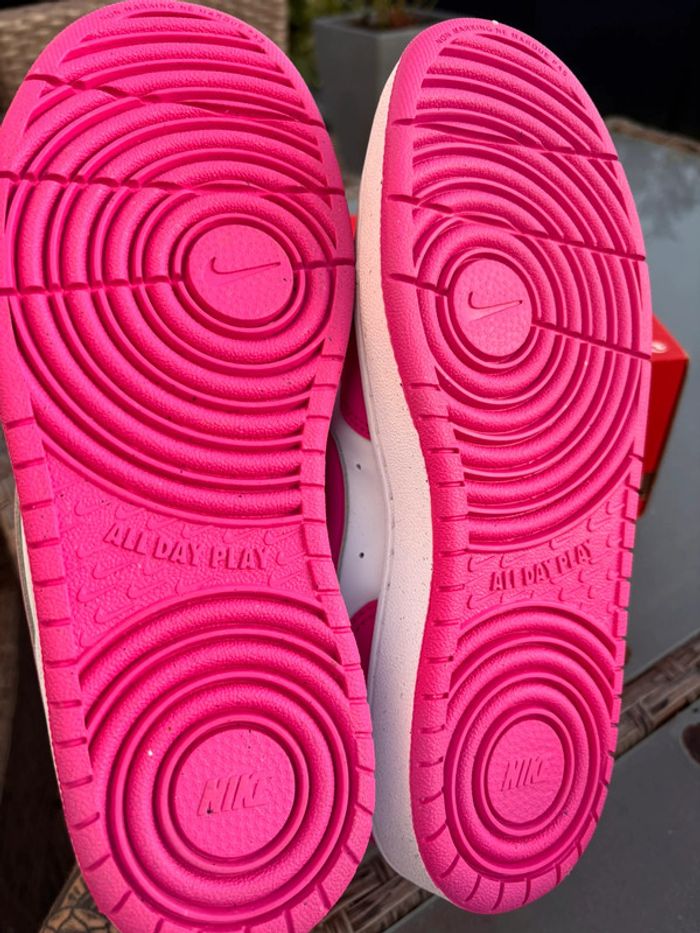 Baskets Nike P.38,5 Neuves - photo numéro 7