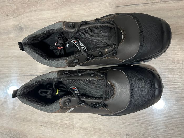 Chaussure basse de sécurité 43 - photo numéro 1