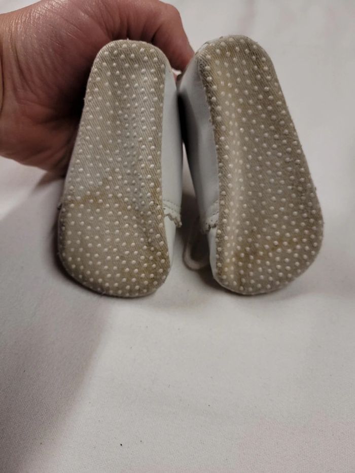 Chaussures souples bébé taille 18 - photo numéro 5