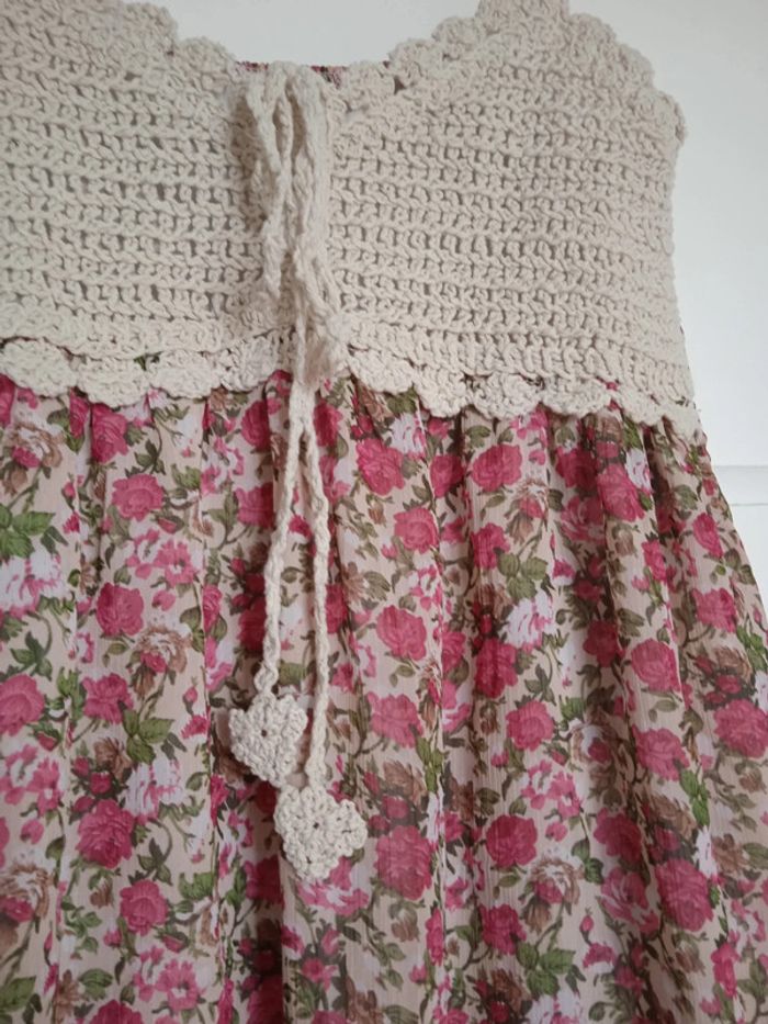Débardeur fleurs et crochet - photo numéro 3