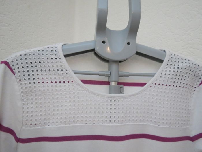 Pull / marinière Mise au Green – blanc rayé framboise – détails ajourés – T5😍 - photo numéro 4