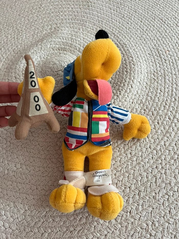 Peluche Disney Pluto 2000 - photo numéro 2