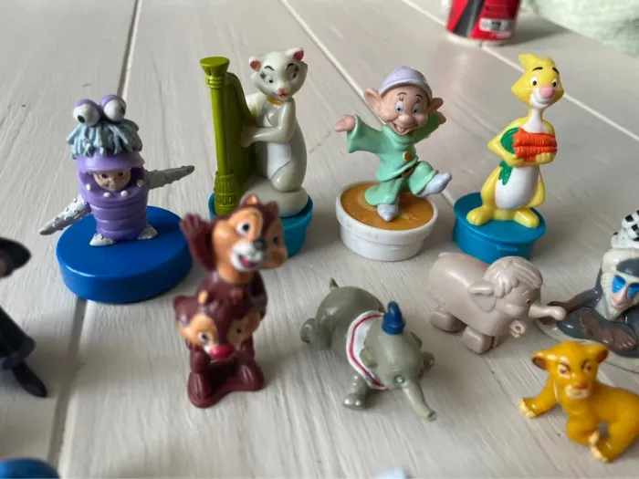 Lot de 22 Figurines Divers Collection Disney - photo numéro 3