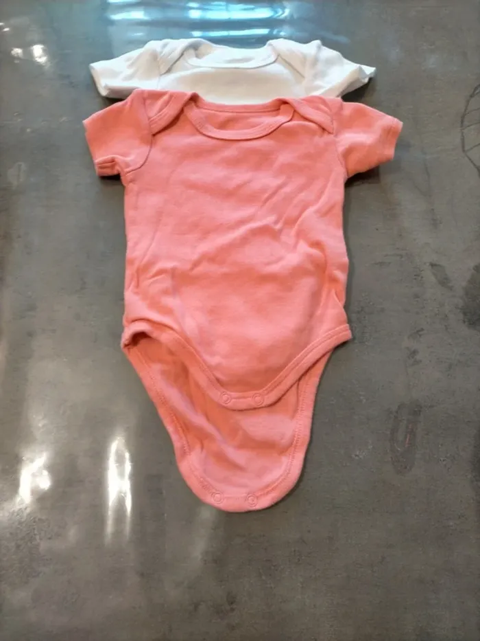 Bodies MC 3 mois ( 56-62 cms) - photo numéro 5