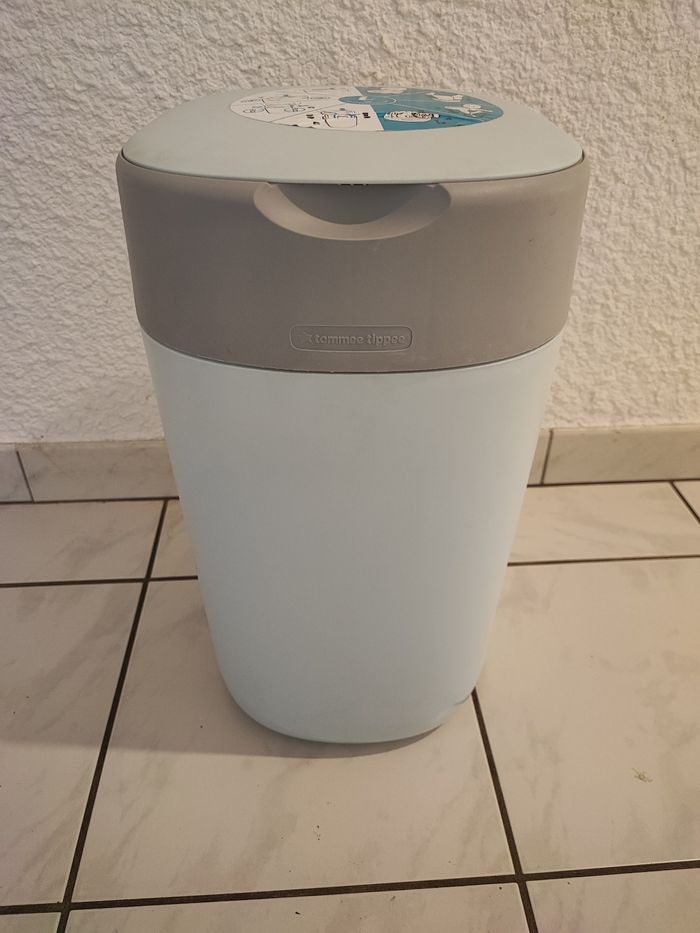 Poubelle tommee tippee